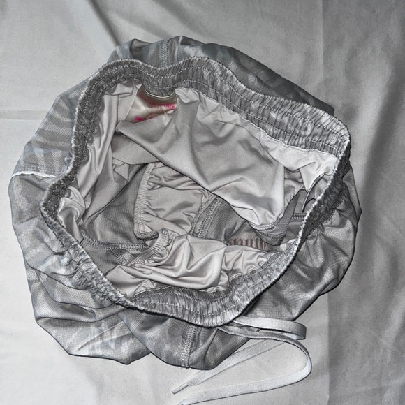 Athletic shorts - Picture 3 of 4